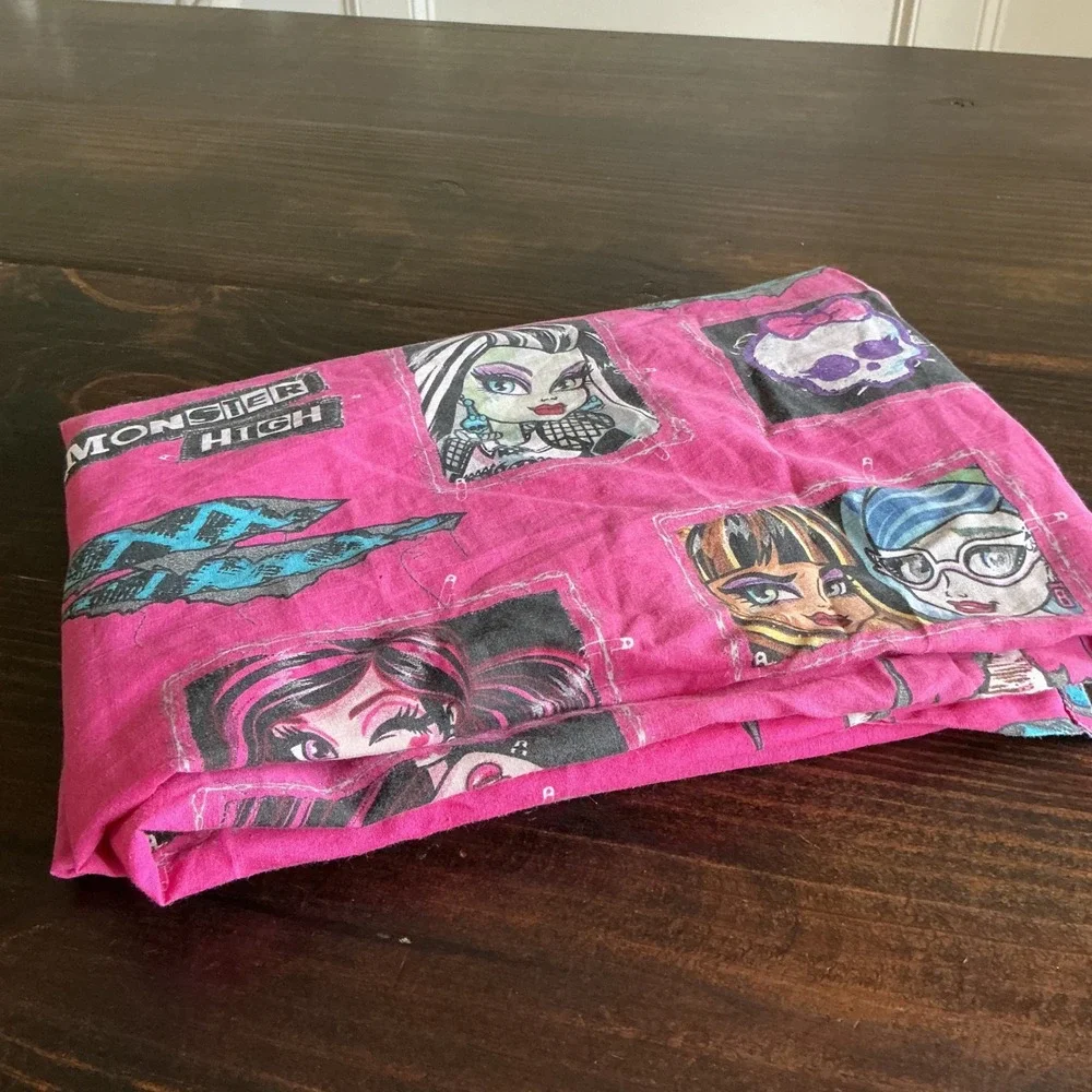 Monster High Twin Flat Sheet Pink Character Print Frankie Draculaura 2015 Mattel